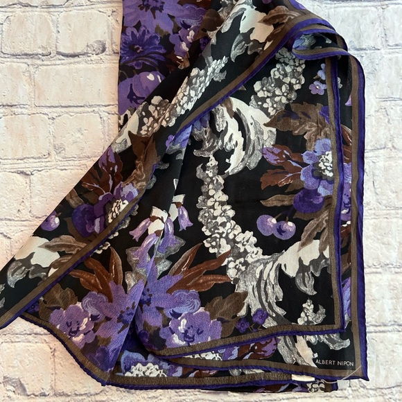VINTAGE ALBERT NIPON FOR COLLECTION X11X LTD PURPLE FLORAL OBLONG SILK SCARF - Picture 5 of 9